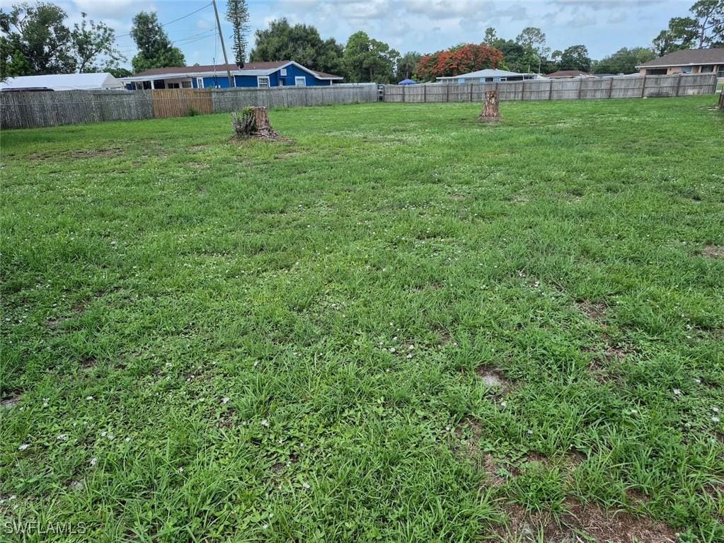 20 Illinois Rd, Lehigh Acres, FL 33936
