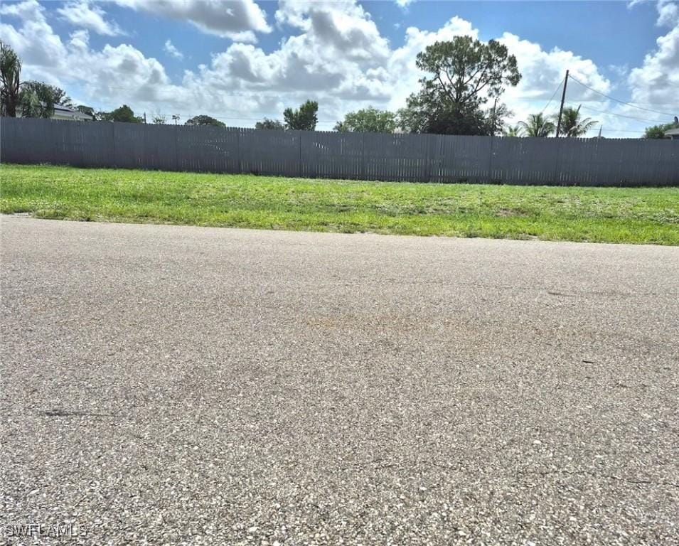 20 Illinois Rd, Lehigh Acres, FL 33936