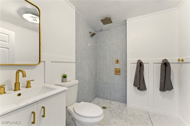 2491 43rd St SW, Naples, FL 34116 - bathroom with vanity and a tile shower