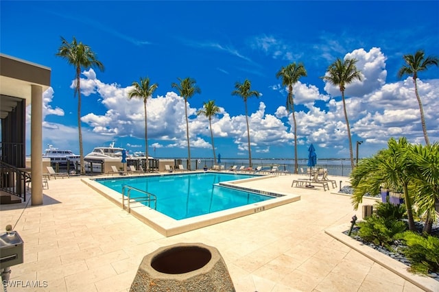 1900 Virginia Ave Unit 102, Fort Myers, FL 33901 - community pool with a patio