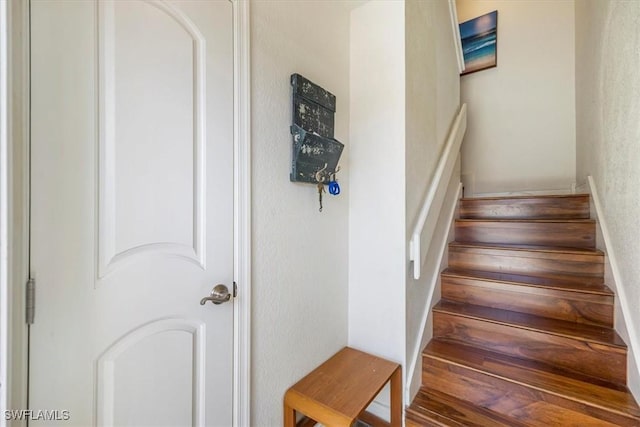 60 Emerald Woods Dr Unit B11, Naples, FL 34108 - view of stairway