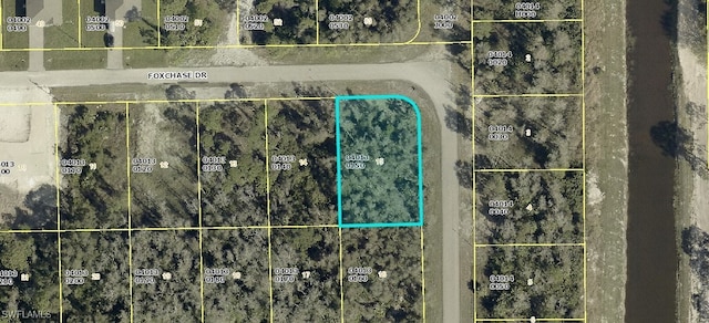 672 Foxchase Dr, Lehigh Acres, FL 33974