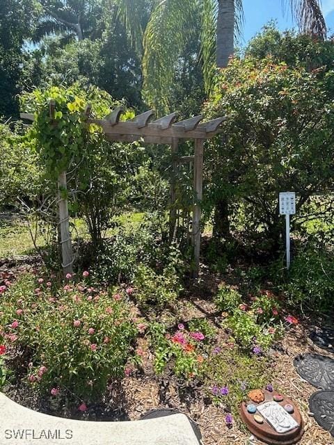 9950 Sailview Ct Unit 12, Fort Myers, FL 33905 - view of yard