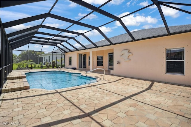 1023 SE 6th St, Cape Coral, FL 33990 - swimming pool with a patio area and a lanai