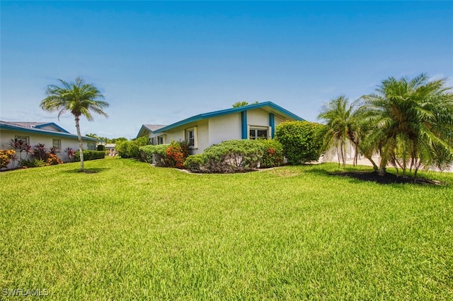 5554 Hamlet Ln, Fort Myers, FL 33919 - view of grassy yard