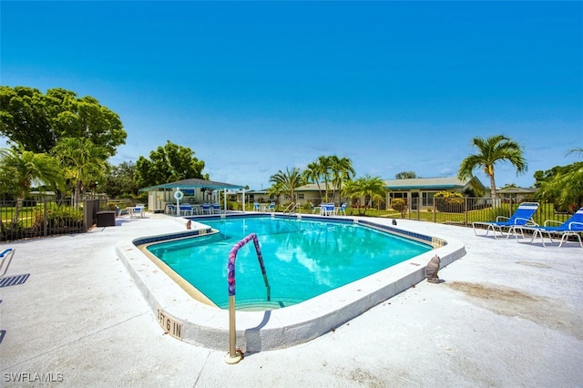 5554 Hamlet Ln, Fort Myers, FL 33919 - community pool with a patio