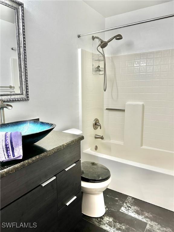 2675 70th Ave NE, Naples, FL 34120 - full bath with vanity and shower / tub combination