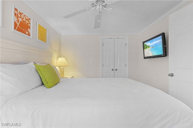 782 107th Ave N, Naples, FL 34108 - bedroom with crown molding, a closet, and ceiling fan