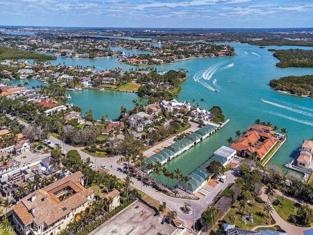 61 Cove Ln, Naples, FL 34102 - photo 2