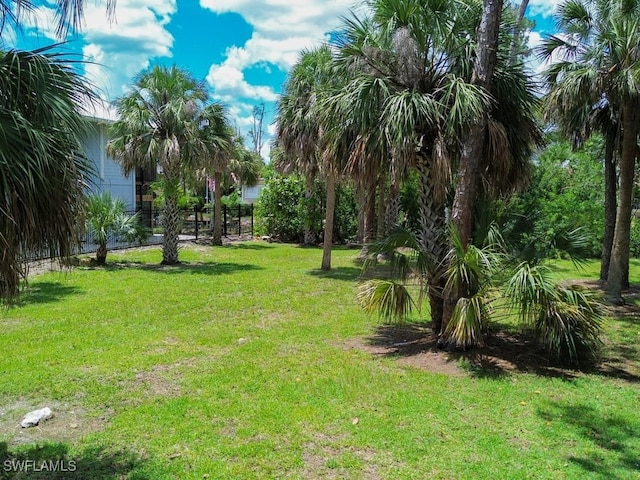 1675 Avion Pl, Naples, FL 34104