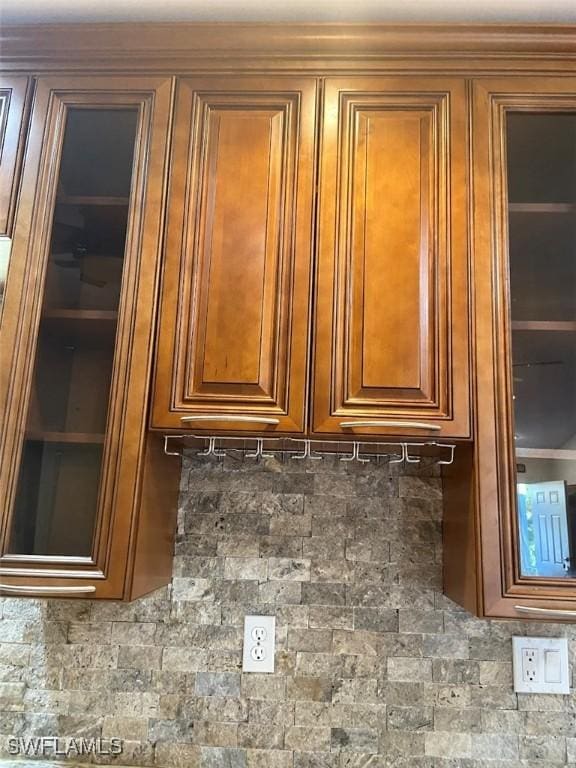914 Avery St E, Lehigh Acres, FL 33974 - detailed view of backsplash