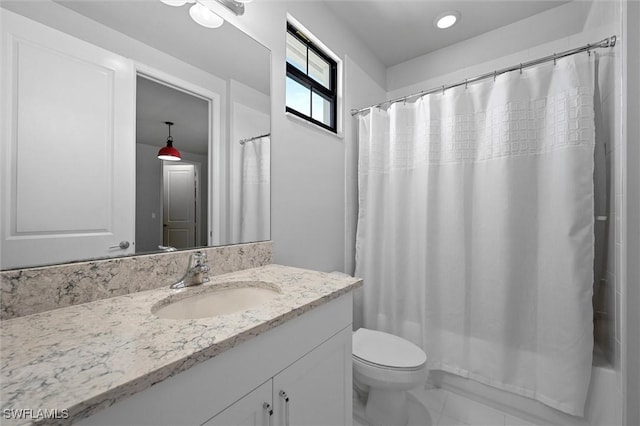 4692 Kensington Cir, Naples, FL 34119 - full bath featuring vanity and shower / bathtub combination with curtain