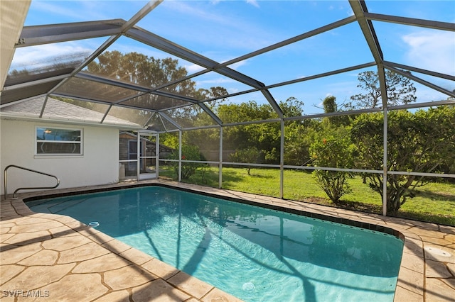 19897 Midway Blvd, Port Charlotte, FL 33948 - outdoor pool with a patio area and a lanai