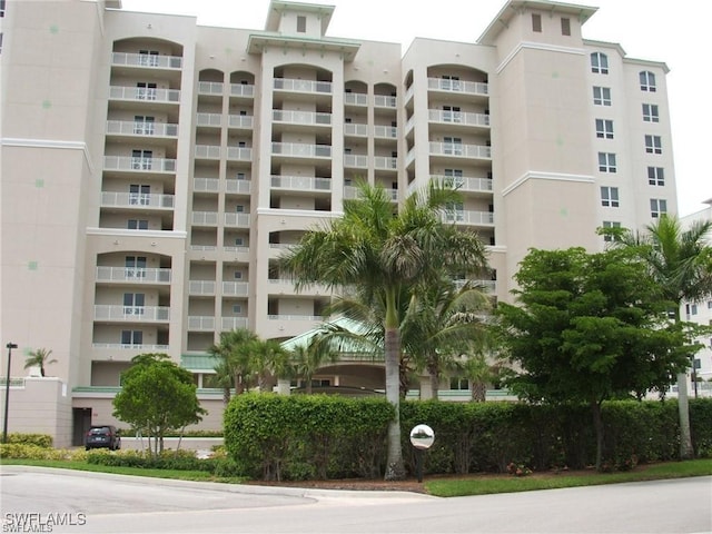 4182 Bay Beach Ln Unit 752, Fort Myers Beach, FL 33931 - view of apartment building / complex