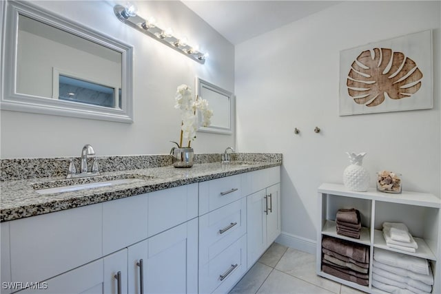 2812 SW 46th Ter, Cape Coral, FL 33914 - full bath featuring double vanity and tile patterned flooring
