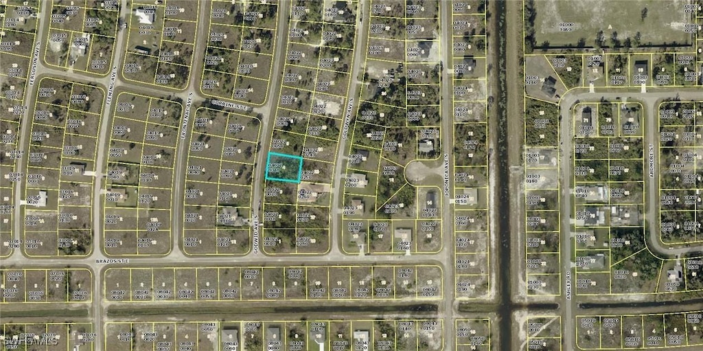 725 Godwid Ave S, Lehigh Acres, FL 33974