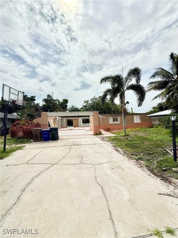 6962 Pickadilly Ct, Fort Myers, FL 33919 - photo 2