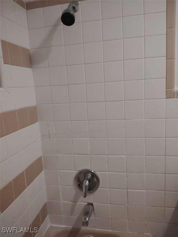 873 Van Buren St, Fort Myers, FL 33916 - bathroom view of bathing tub / shower combination