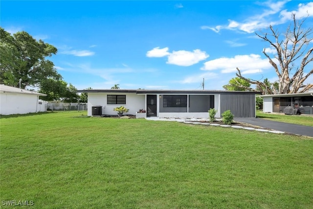 2118 Aldridge Ave, Fort Myers, FL 33907 - view of front of property with a sunroom