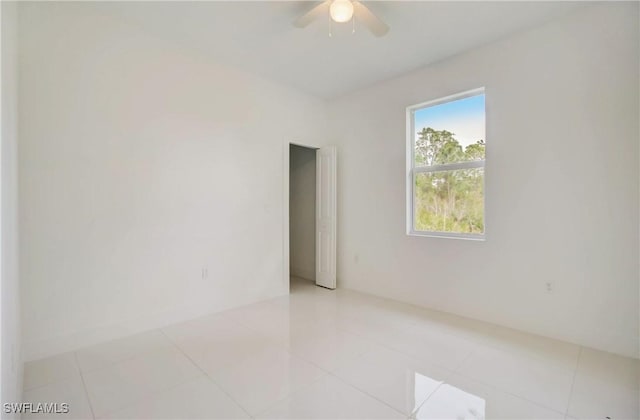 2109 Jefferson Ave, Alva, FL 33920 - empty room featuring a ceiling fan
