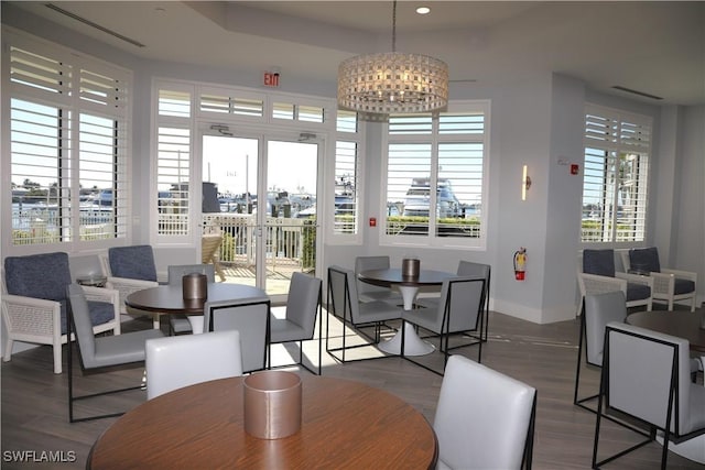 909 10th St S, Naples, FL 34102