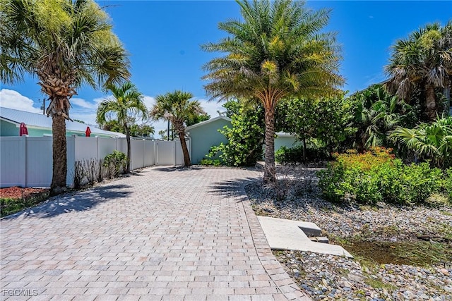531 Birdsong Pl, Sanibel, FL 33957 - photo 2