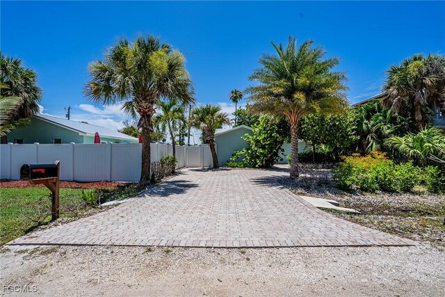 531 Birdsong Pl, Sanibel, FL 33957 - photo 1