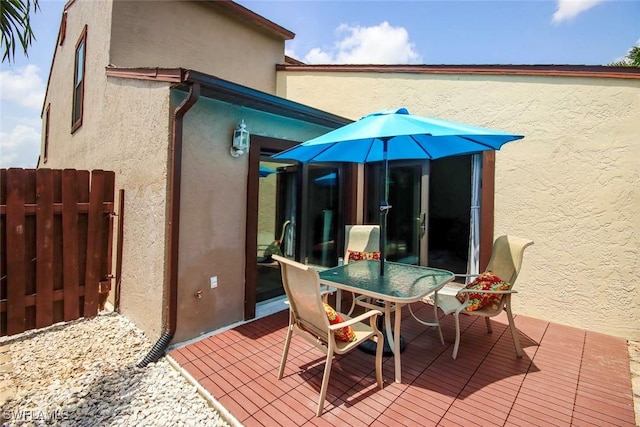 8849 Somerset Blvd, Fort Myers, FL 33919 - view of patio with outdoor dining area