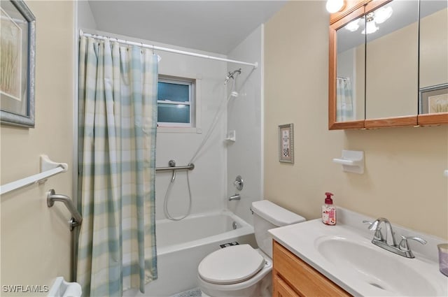 4180 Coconut Cir S, Naples, FL 34104 - full bath featuring shower / bath combination with curtain and vanity