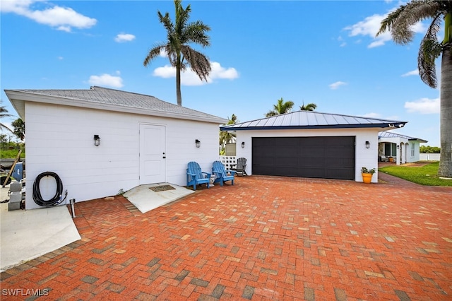 867 Oak St, Fort Myers Beach, FL 33931 - view of garage