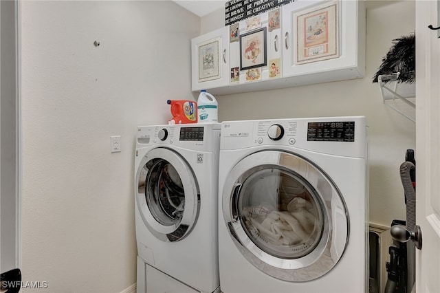 6425 Estero Bay Dr, Fort Myers, FL 33908 - laundry room with independent washer and dryer
