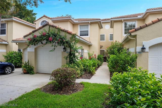 65 Silver Oaks Cir Unit 102, Naples, FL 34119 - photo 2