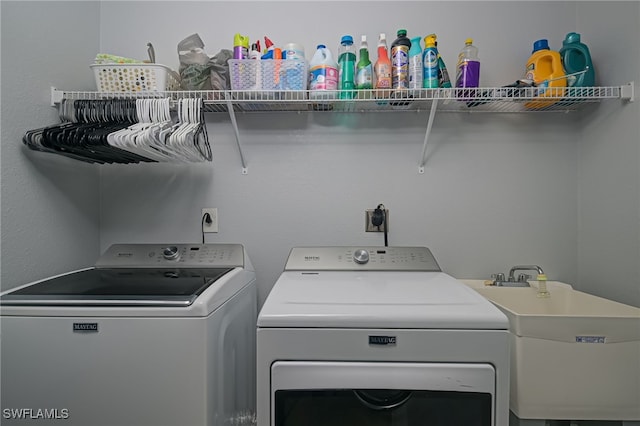 601 Clayton Ave, Lehigh Acres, FL 33972 - washroom featuring washing machine and dryer