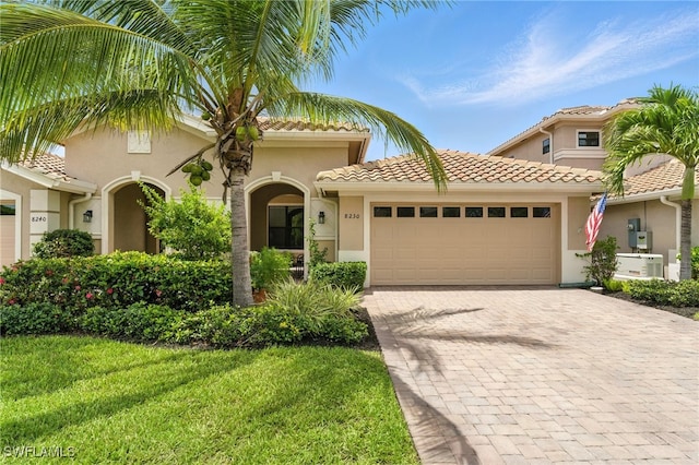 8230 Venetian Pointe Dr, Fort Myers, FL 33908 - photo 4
