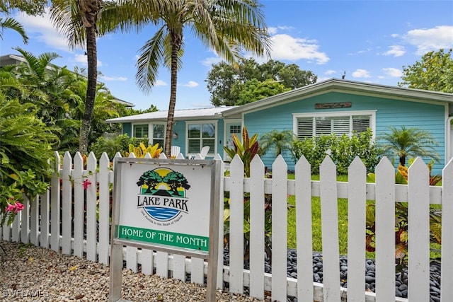 1129 8th Ter N, Naples, FL 34102 - view of community sign