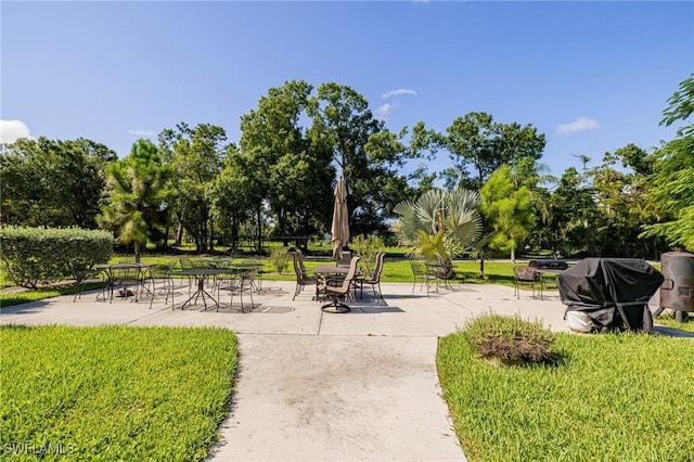 431 Van Buren St Unit B6, Fort Myers, FL 33916 - surrounding community with a yard