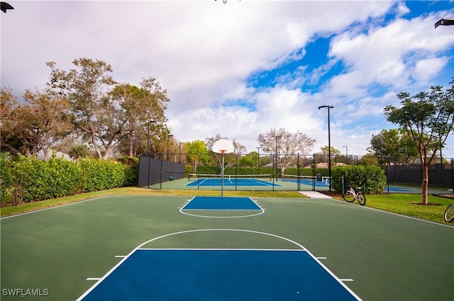7120 Timberland Cir Unit 101, Naples, FL 34109 - view of sport court with community basketball court
