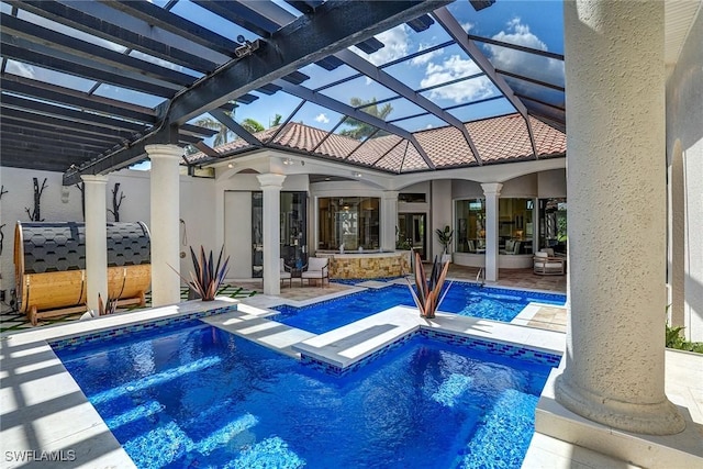 12850 Terabella Way, Fort Myers, FL 33912 - view of swimming pool featuring a patio and a pool with connected hot tub