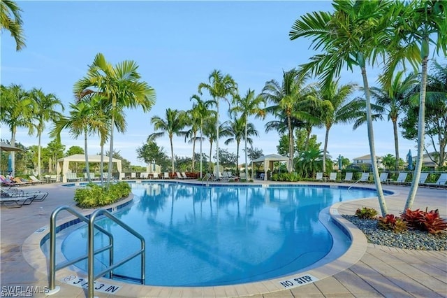 6899 Del Mar Ter, Naples, FL 34105 - view of community pool