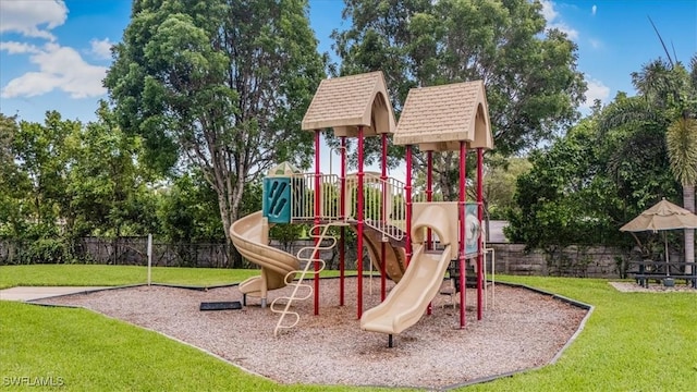 13010 Positano Cir Unit 206, Naples, FL 34105 - view of community play area