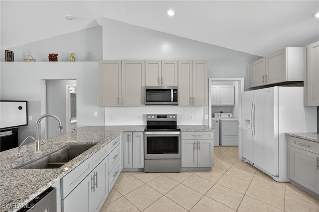 2525 NE 4th Place, Cape Coral, FL 33909 - photo 4