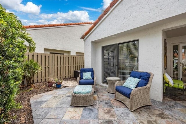 833 Reef Point Cir, Naples, FL 34108 - photo 2