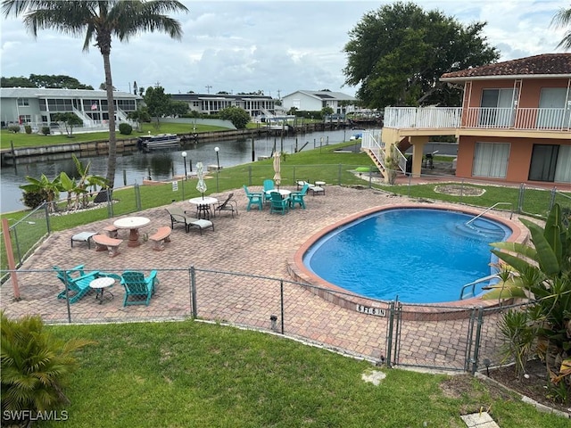 879 SE 46th Ln Unit 8, Cape Coral, FL 33904 - photo 6