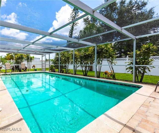 401 NE 14th Pl, Cape Coral, FL 33909 - view of pool with a fenced backyard, a lanai, and a patio area