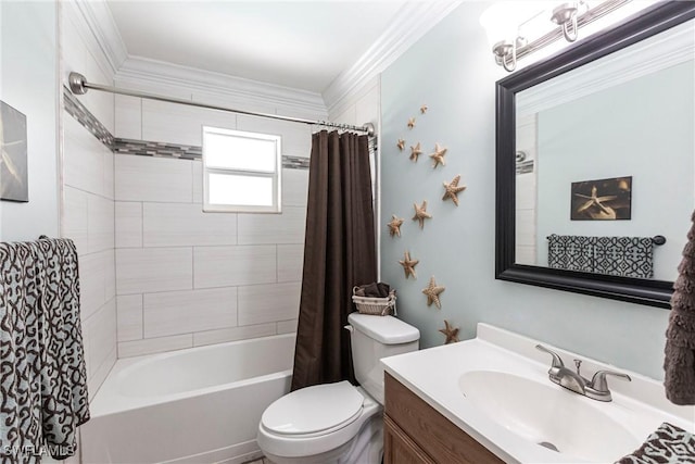 401 NE 14th Pl, Cape Coral, FL 33909 - full bath featuring vanity, shower / tub combo with curtain, and crown molding