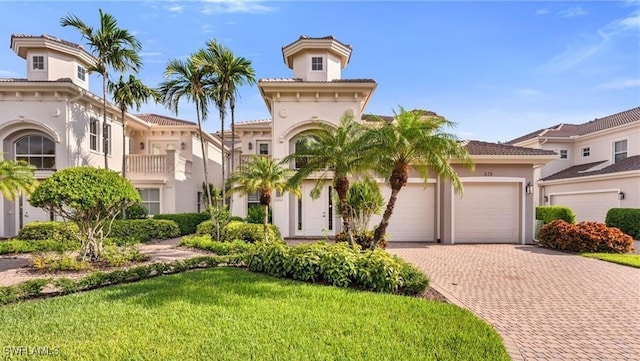 579 Avellino Isles Cir Unit 202, Naples, FL 34119 - photo 2