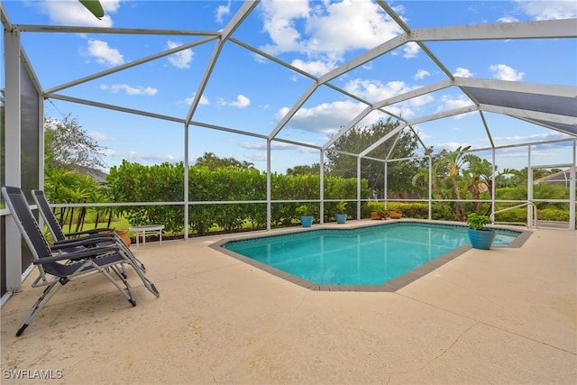 17936 Courtside Landings Cir, Punta Gorda, FL 33955 - swimming pool featuring a patio