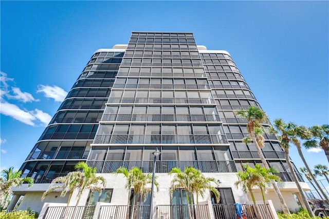 11030 Gulf Shore Dr Unit 401, Naples, FL 34108 - photo 29