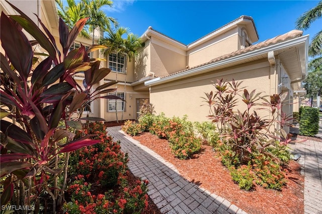 6031 Jonathans Bay Cir Unit 401, Fort Myers, FL 33908 - photo 2