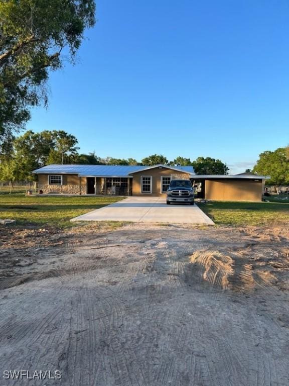 826 B Rd, Labelle, FL 33935 - view of front of property featuring driveway
